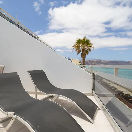 Beachfront In Palmas With Terrace Casa de Férias
