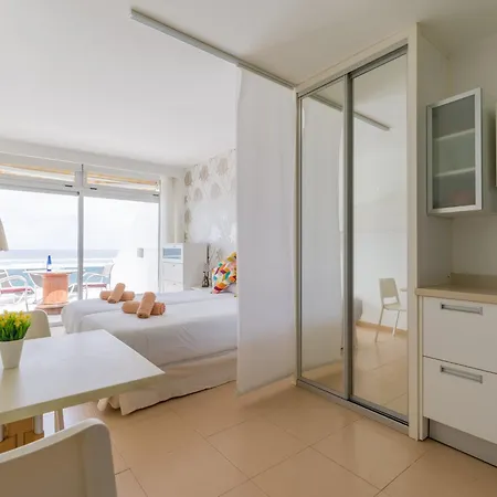 Beachfront In Palmas With Terrace Semesterbostad Las Palmas de Gran Canaria