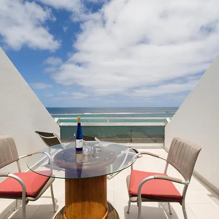 Semesterbostad Beachfront In Palmas With Terrace Las Palmas de Gran Canaria