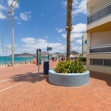 Beachfront In Palmas With Terrace Semesterbostad